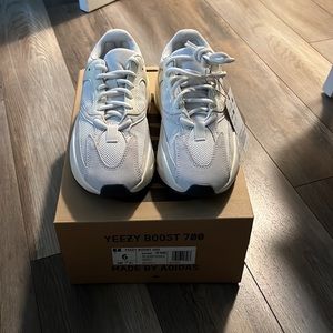 Yeezy Boost 700 “ANALOG”